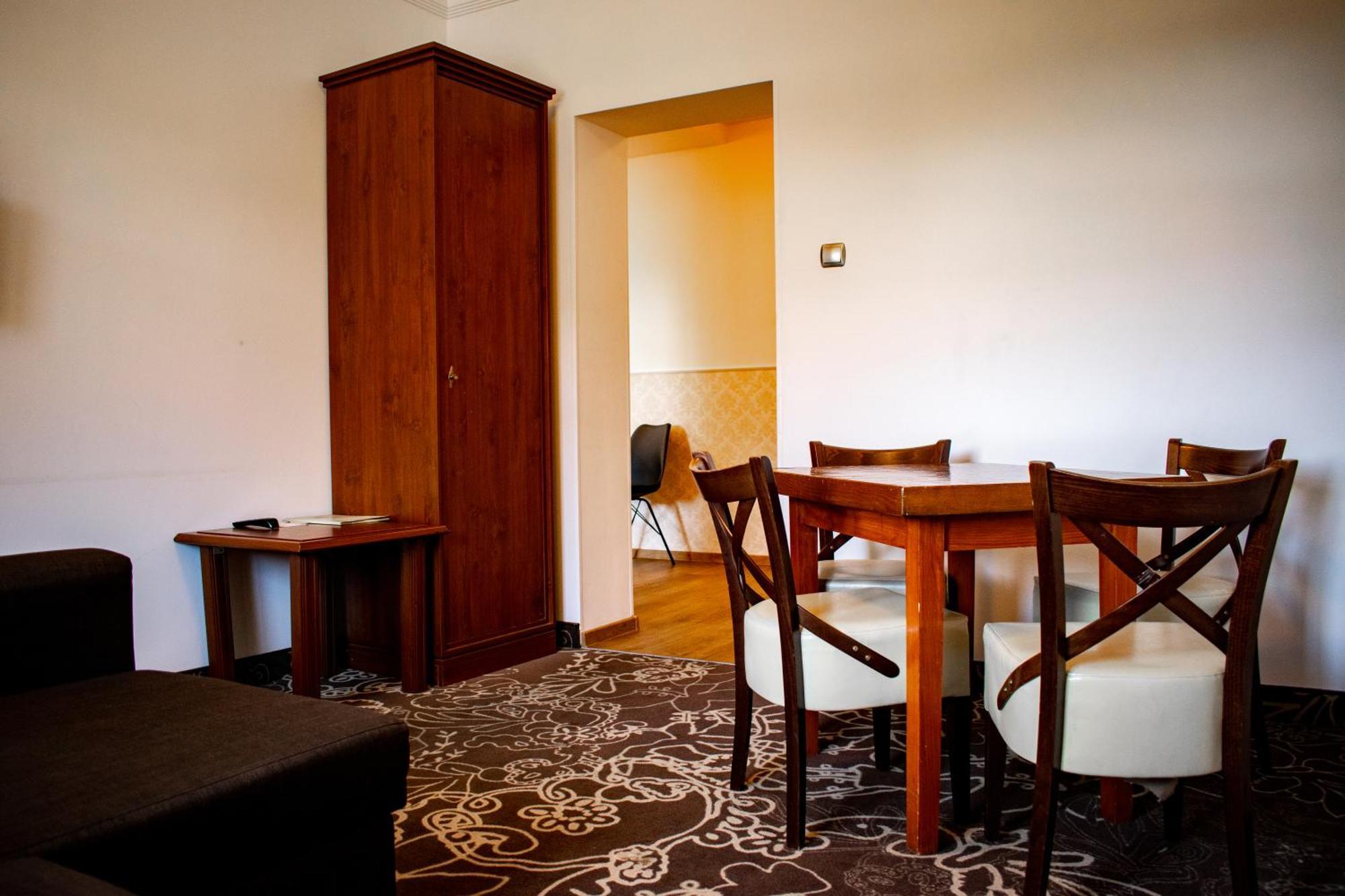 Hotel Pruski Orneta Ngoại thất bức ảnh